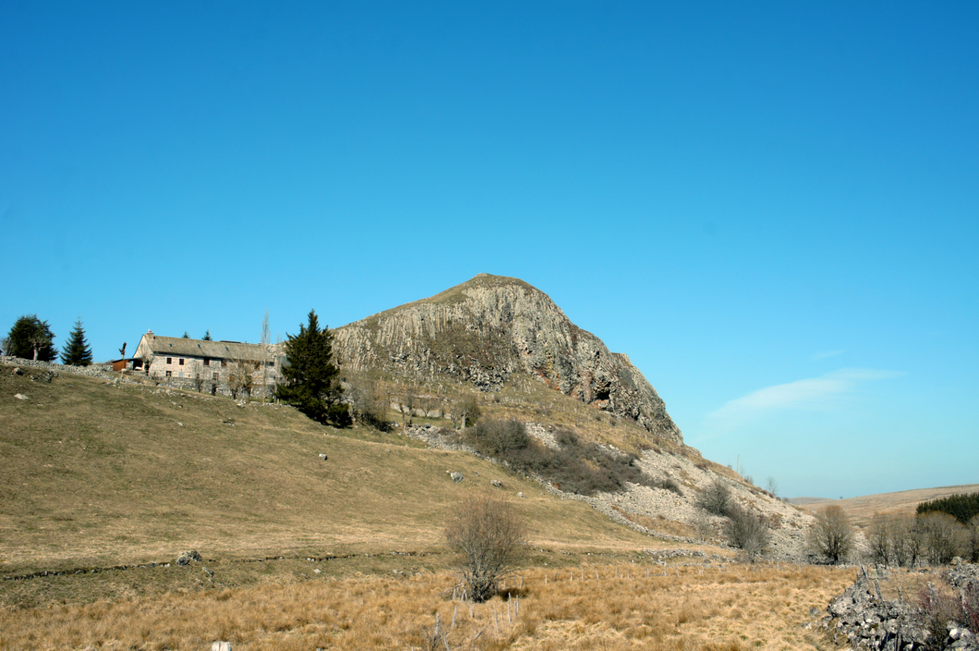 Pic de Marchastel - La pépite des glaciers de l'Aubrac